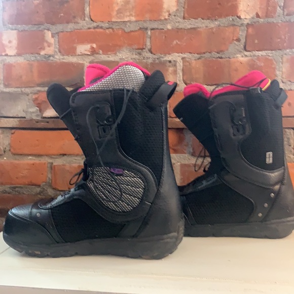 Forum - The Glove ladies snowboarding boots - Size 7.5 - Picture 3 of 9